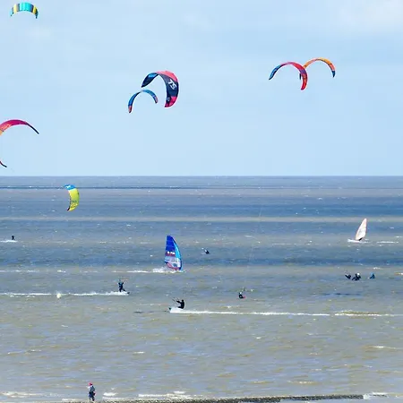 Strandhochhaus She9 شقة *